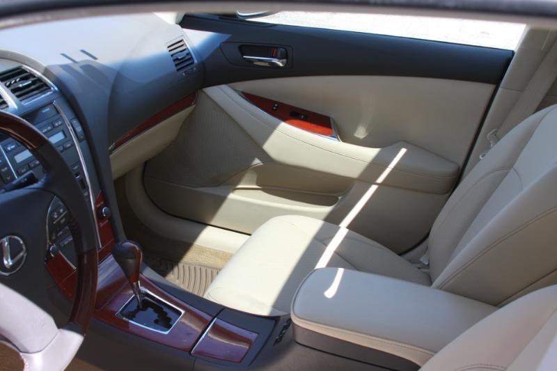 Lexus ES 350 Sedan 2011