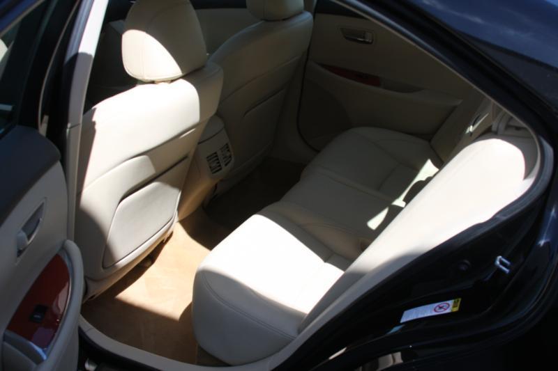 Lexus ES 350 Sedan 2011