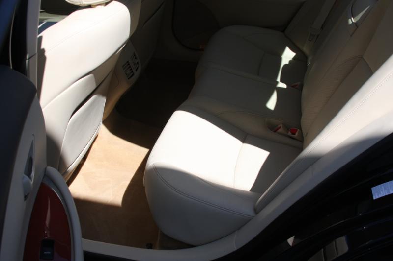 Lexus ES 350 Sedan 2011