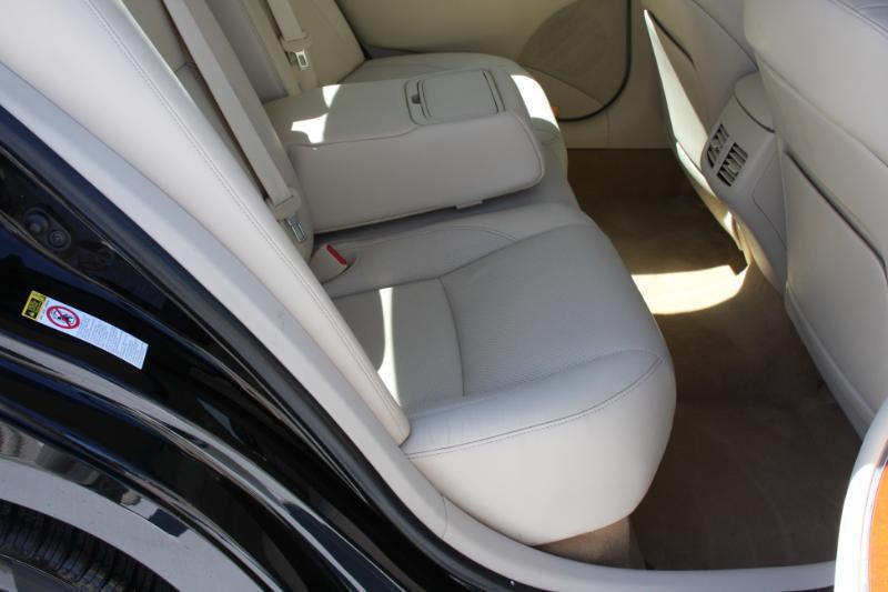 Lexus ES 350 Sedan 2011