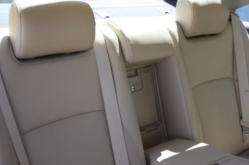 Lexus ES 350 Sedan 2011