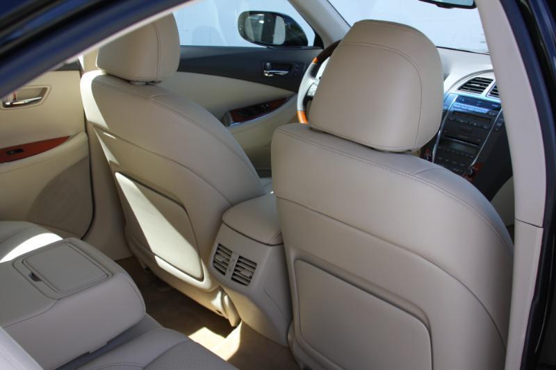 Lexus ES 350 Sedan 2011