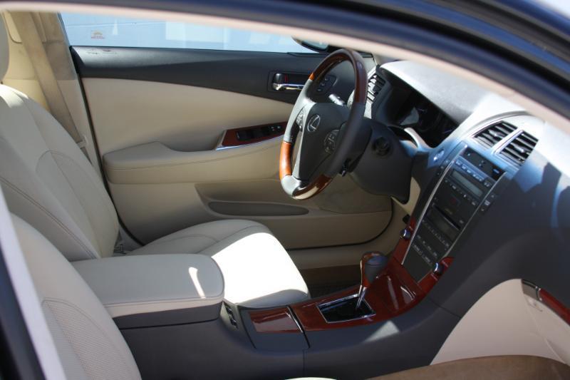 Lexus ES 350 Sedan 2011