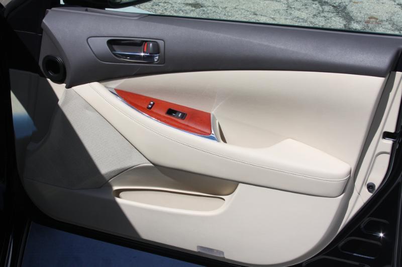 Lexus ES 350 Sedan 2011