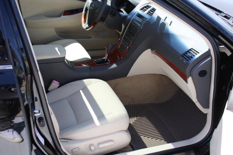 Lexus ES 350 Sedan 2011