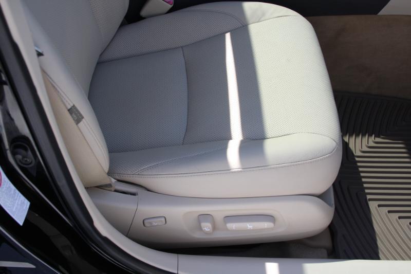 Lexus ES 350 Sedan 2011