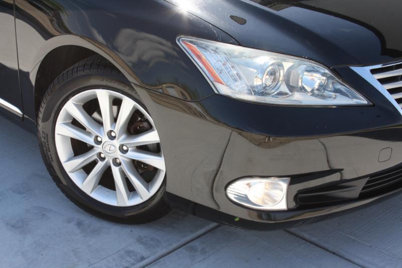 Lexus ES 350 Sedan 2011