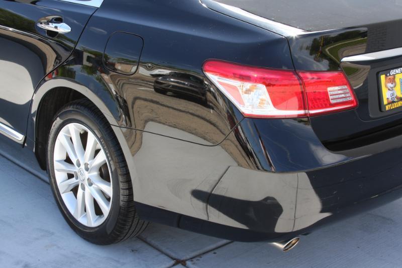 Lexus ES 350 Sedan 2011