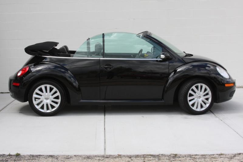 Volkswagen New Beetle SE Convertible 2008
