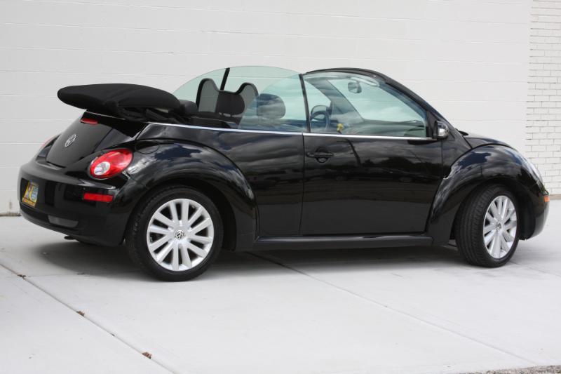 Volkswagen New Beetle SE Convertible 2008