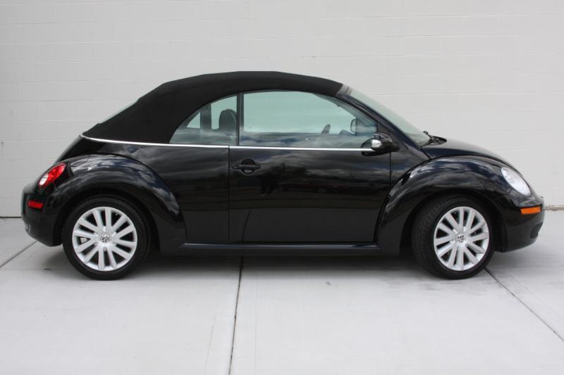 Volkswagen New Beetle SE Convertible 2008