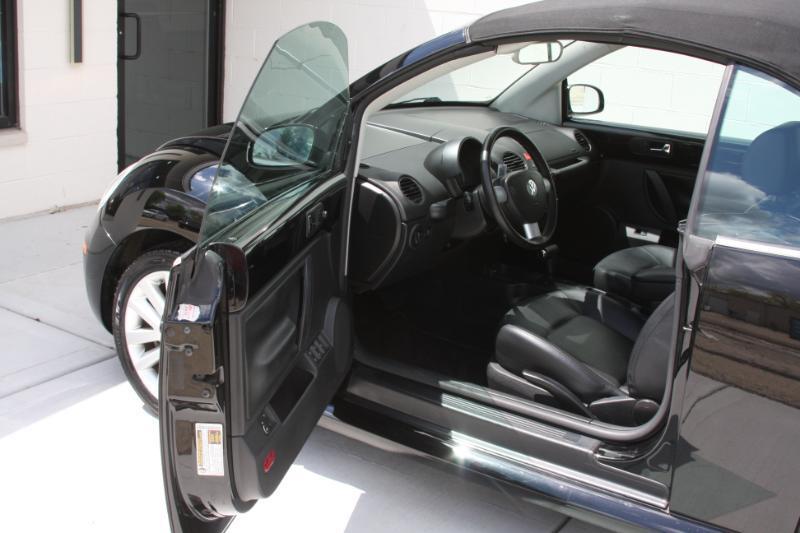 Volkswagen New Beetle SE Convertible 2008