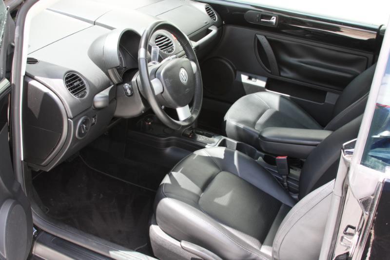 Volkswagen New Beetle SE Convertible 2008