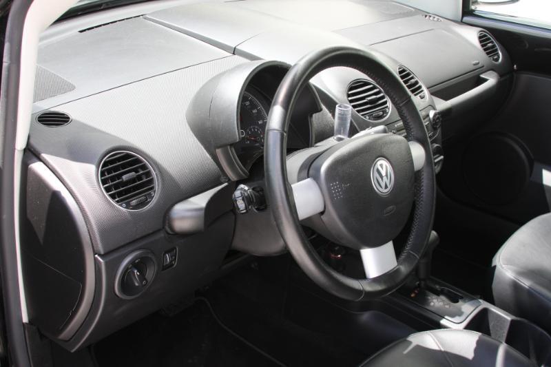Volkswagen New Beetle SE Convertible 2008