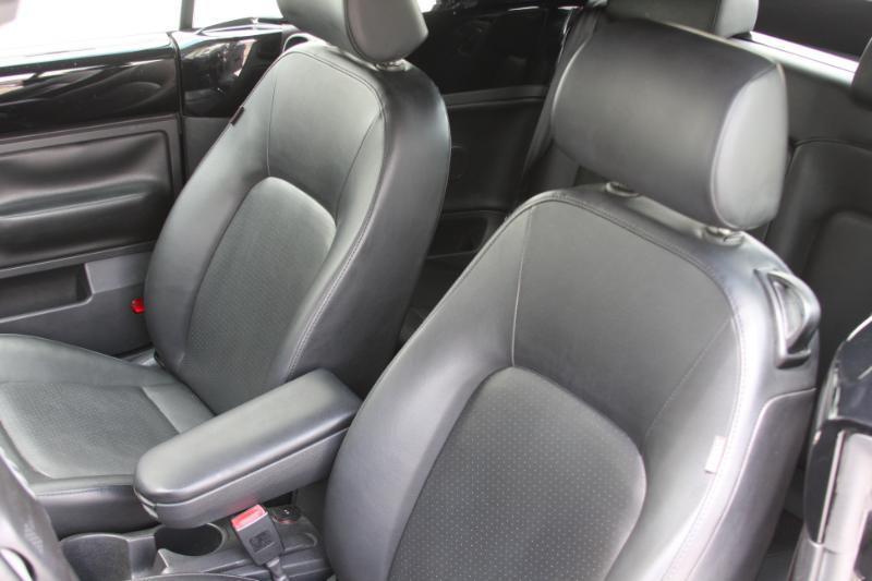 Volkswagen New Beetle SE Convertible 2008