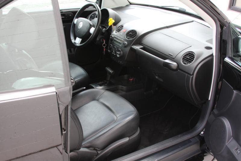 Volkswagen New Beetle SE Convertible 2008