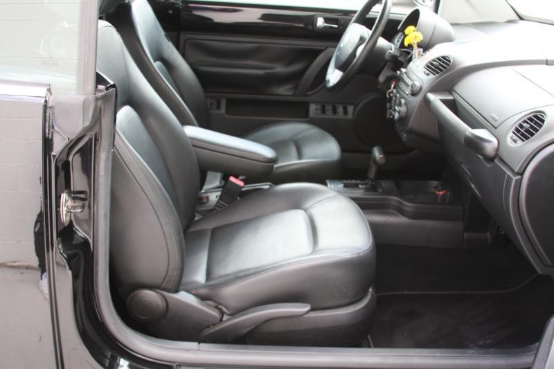 Volkswagen New Beetle SE Convertible 2008