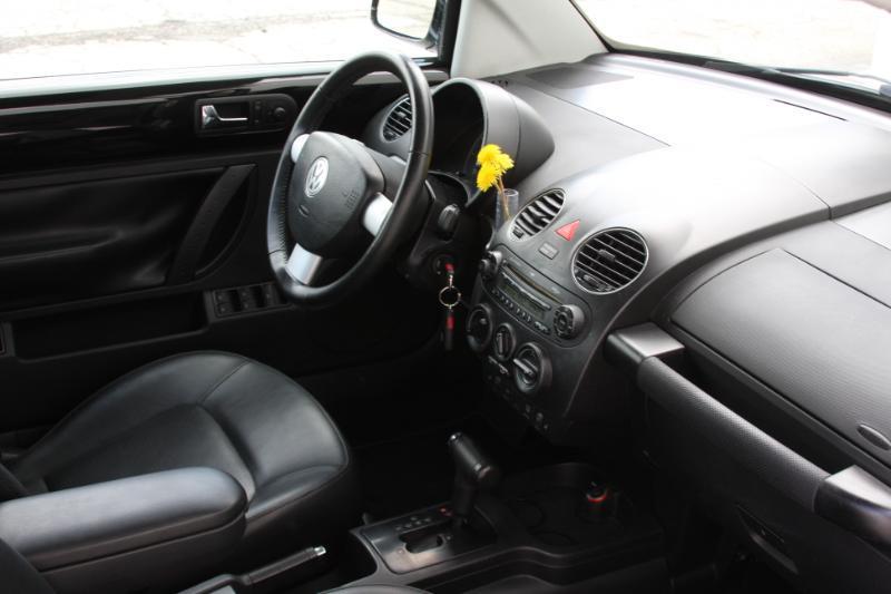 Volkswagen New Beetle SE Convertible 2008