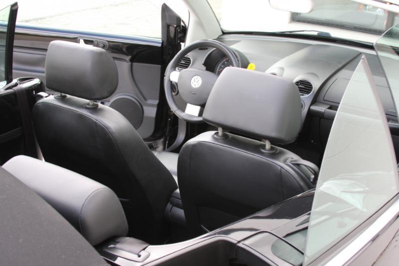 Volkswagen New Beetle SE Convertible 2008