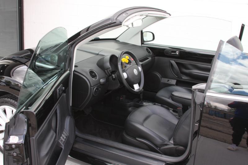 Volkswagen New Beetle SE Convertible 2008