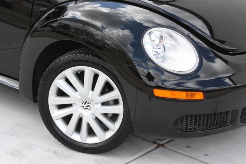 Volkswagen New Beetle SE Convertible 2008