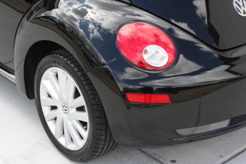Volkswagen New Beetle SE Convertible 2008