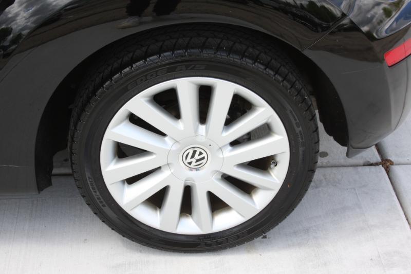 Volkswagen New Beetle SE Convertible 2008