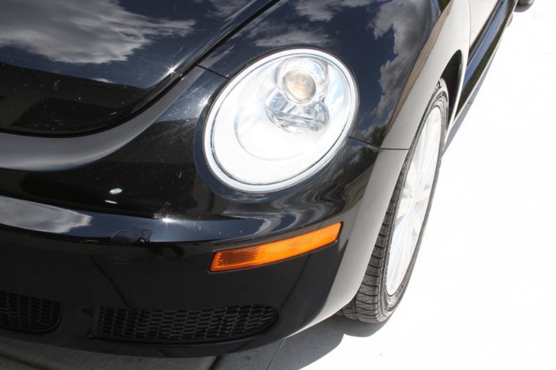 Volkswagen New Beetle SE Convertible 2008