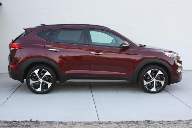 Hyundai Tucson Limited w/Ultimate Package AWD 2016
