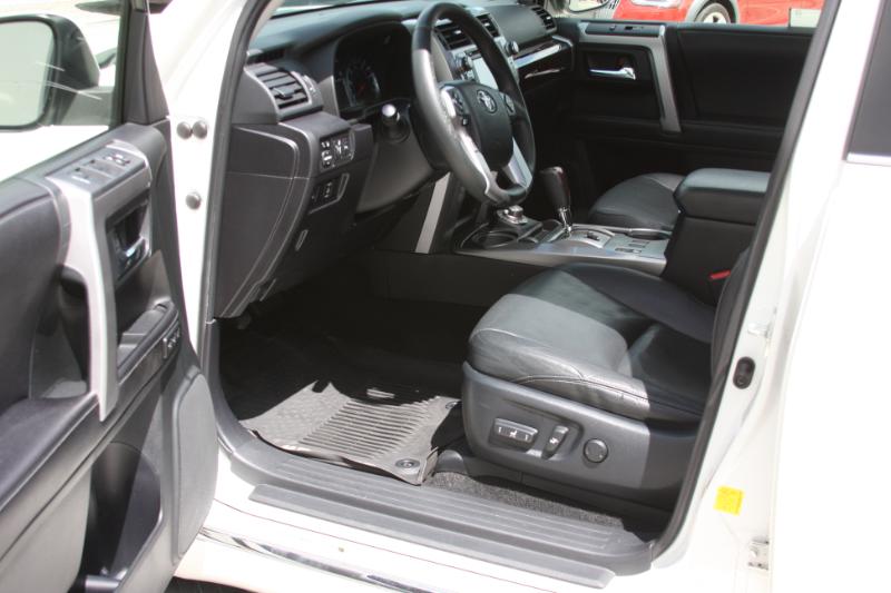 Toyota 4Runner Limited 4WD V6 2016