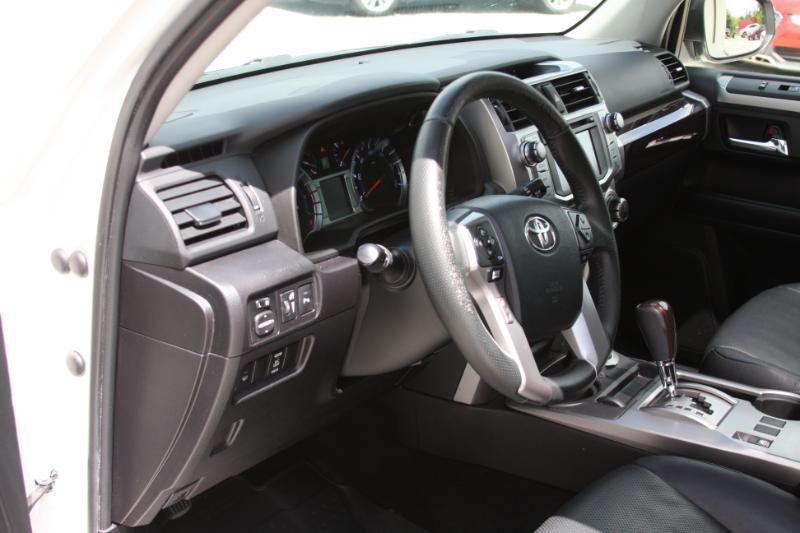 Toyota 4Runner Limited 4WD V6 2016