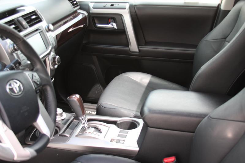 Toyota 4Runner Limited 4WD V6 2016