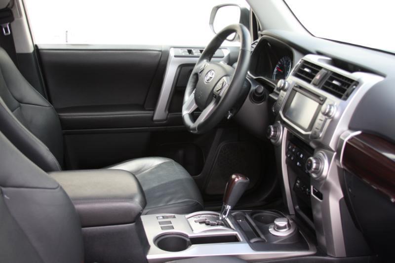 Toyota 4Runner Limited 4WD V6 2016