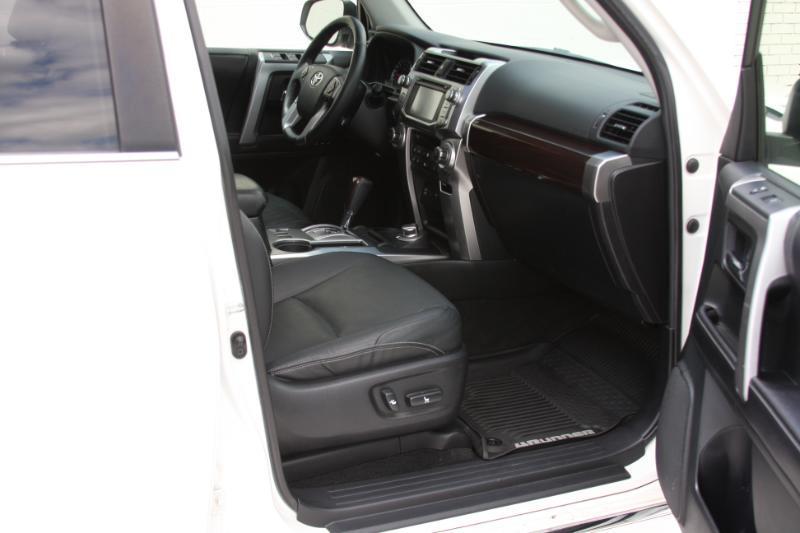 Toyota 4Runner Limited 4WD V6 2016