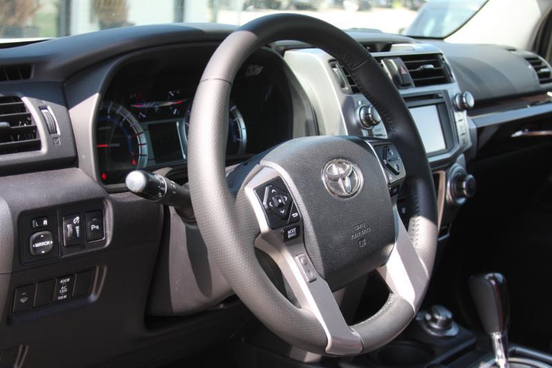 Toyota 4Runner Limited 4WD V6 2016