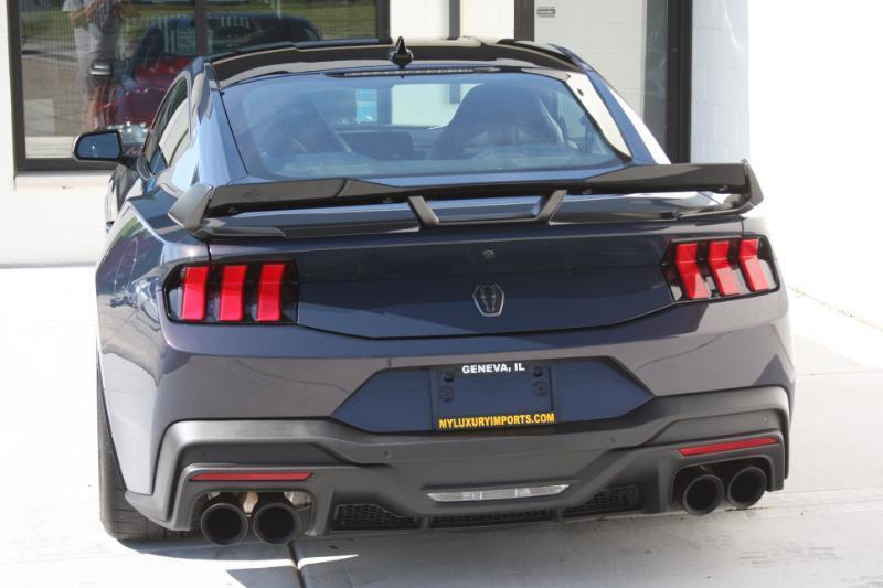 Ford Mustang Dark Horse 2024