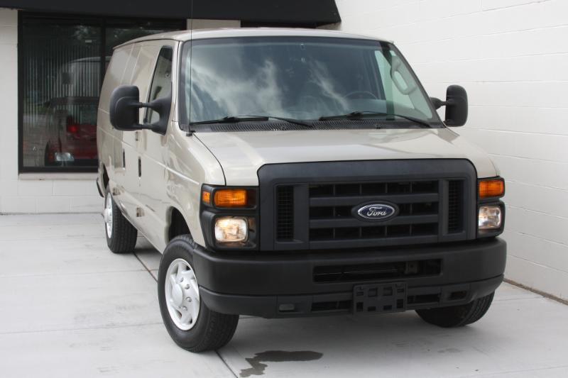 Ford Econoline E-150 2008