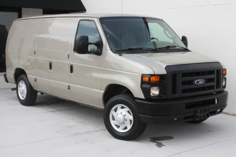 Ford Econoline E-150 2008