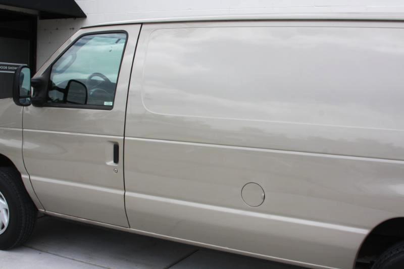 Ford Econoline E-150 2008
