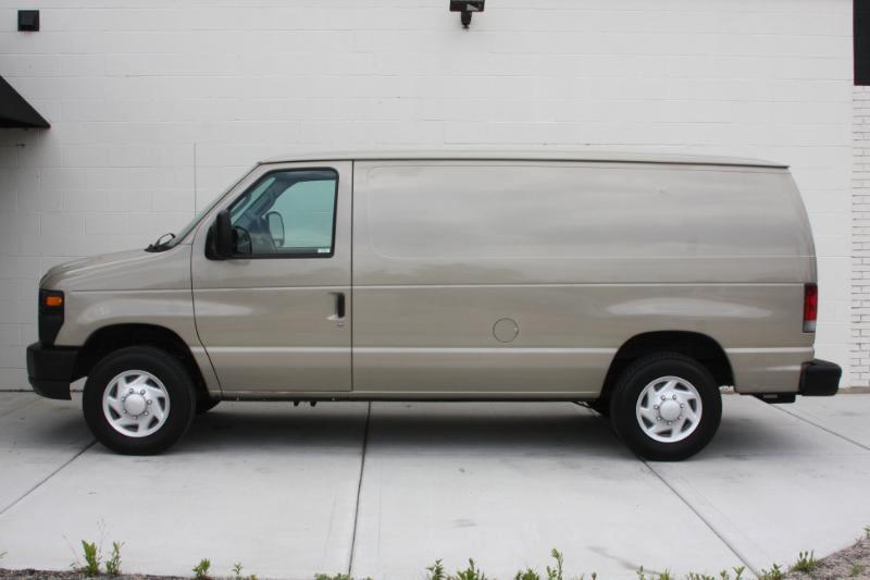 Ford Econoline E-150 2008