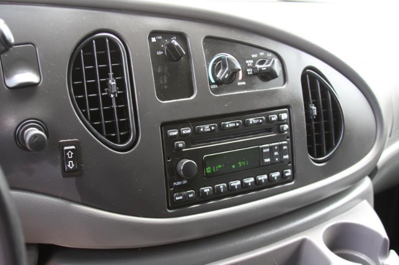 Ford Econoline E-150 2008