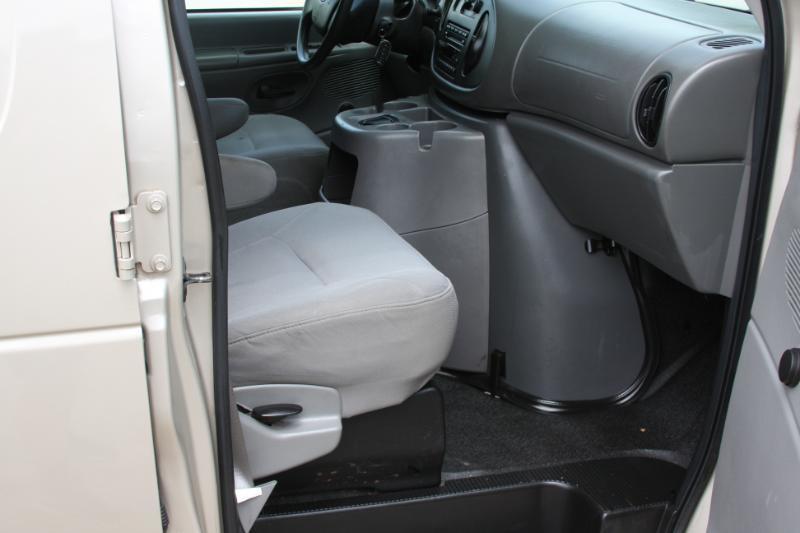 Ford Econoline E-150 2008