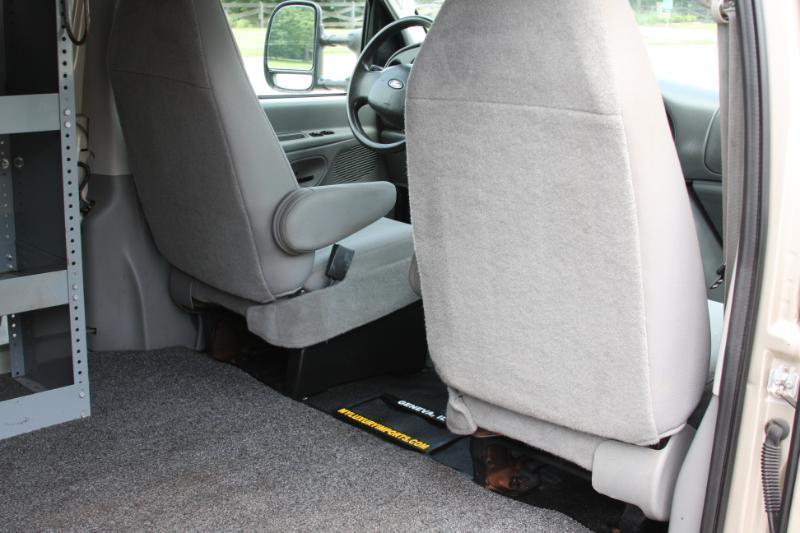 Ford Econoline E-150 2008