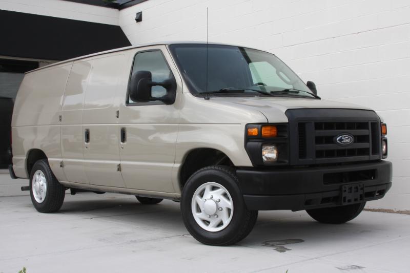 Ford Econoline E-150 2008