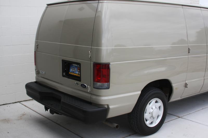 Ford Econoline E-150 2008