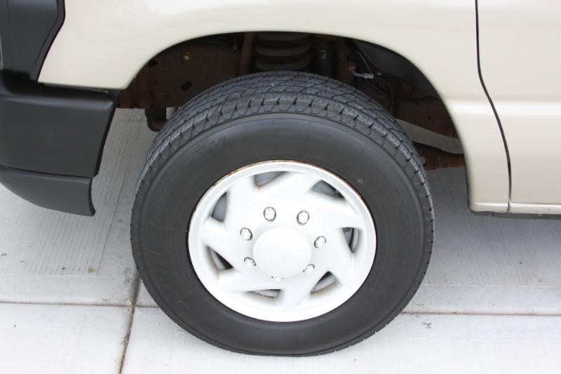 Ford Econoline E-150 2008