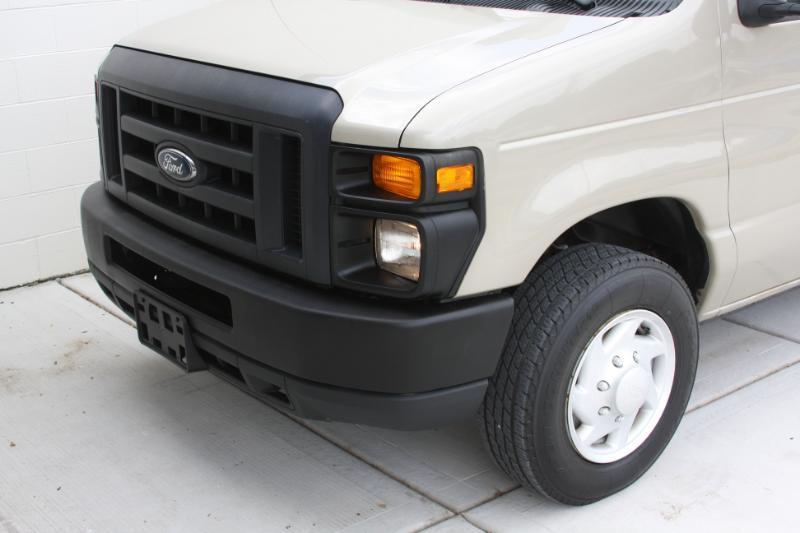 Ford Econoline E-150 2008