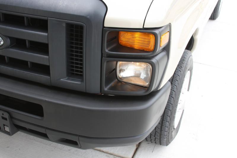 Ford Econoline E-150 2008