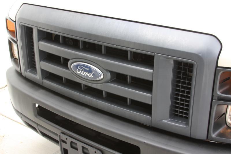Ford Econoline E-150 2008