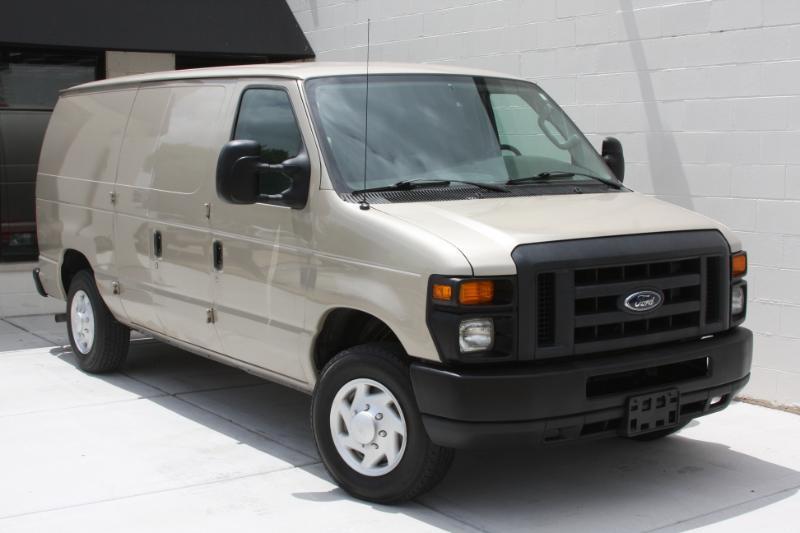 Ford Econoline E-150 2008